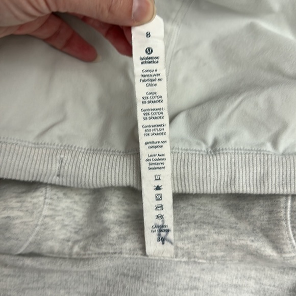 Lululemon Voyage Hoodie - Picture 16 of 16